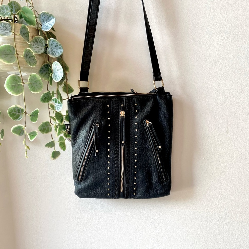 Black crossbody purse
